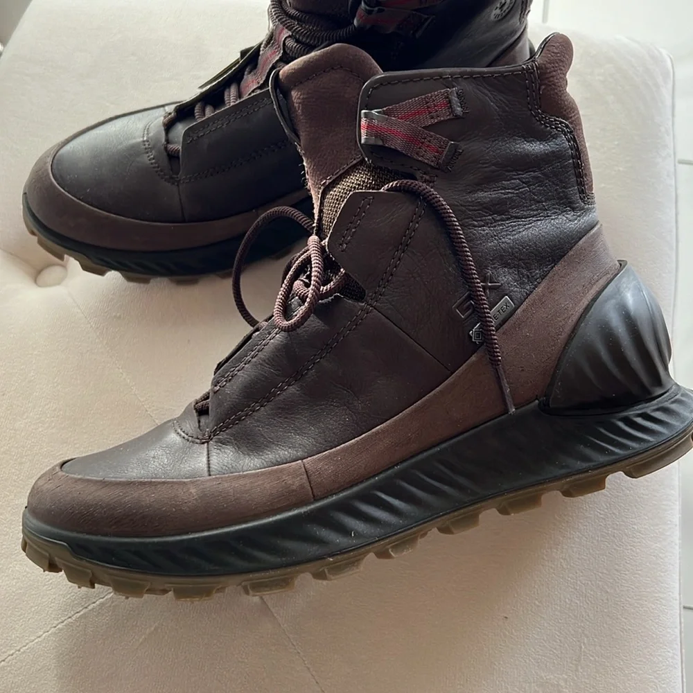 For Man Gore-Tex waterproof & breathable (very popular)
• High-quality leather - Picture 1 of 7